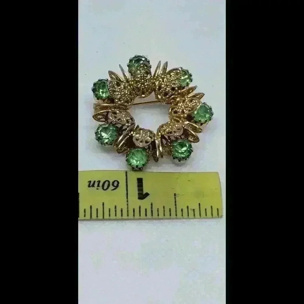 Vintage Brooch Juliana Green Rhinestones Gold Filigree Flower Wreath Victorian